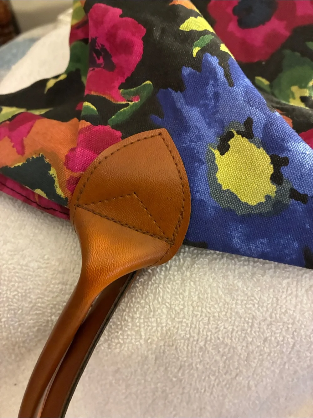 Gitano Vintage Floral Tapestry Canvas overnight Tote Bag w/Tan Leather Handles